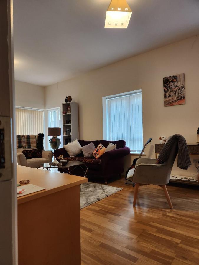 Our Tiny Little Home Cork Bagian luar foto